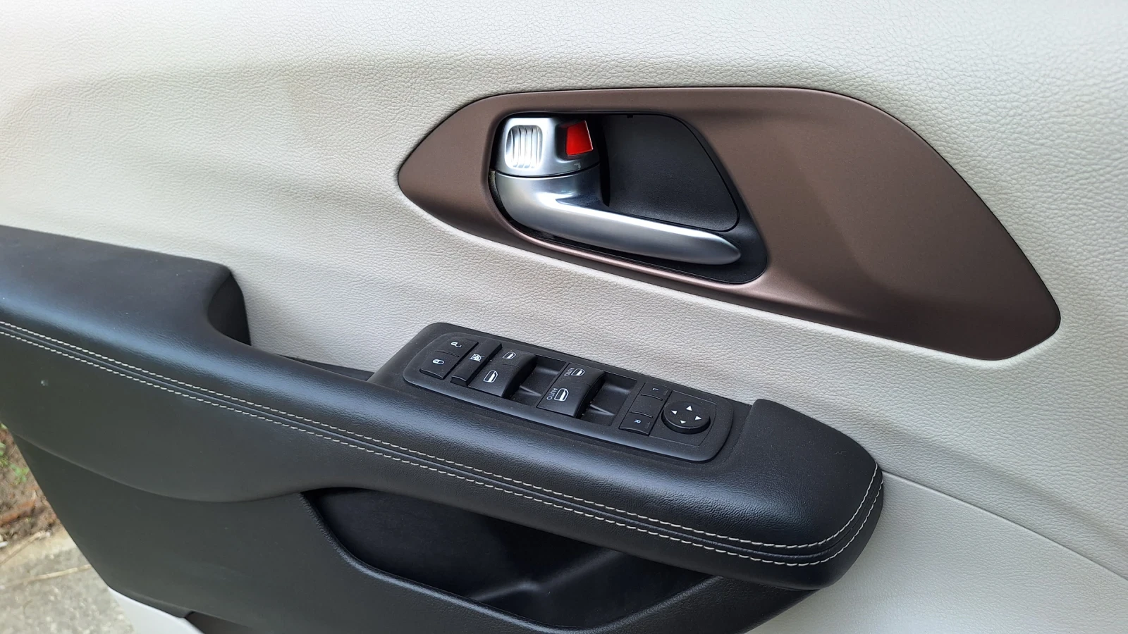 Chrysler Voyager | Mobile.bg � ����������� 14