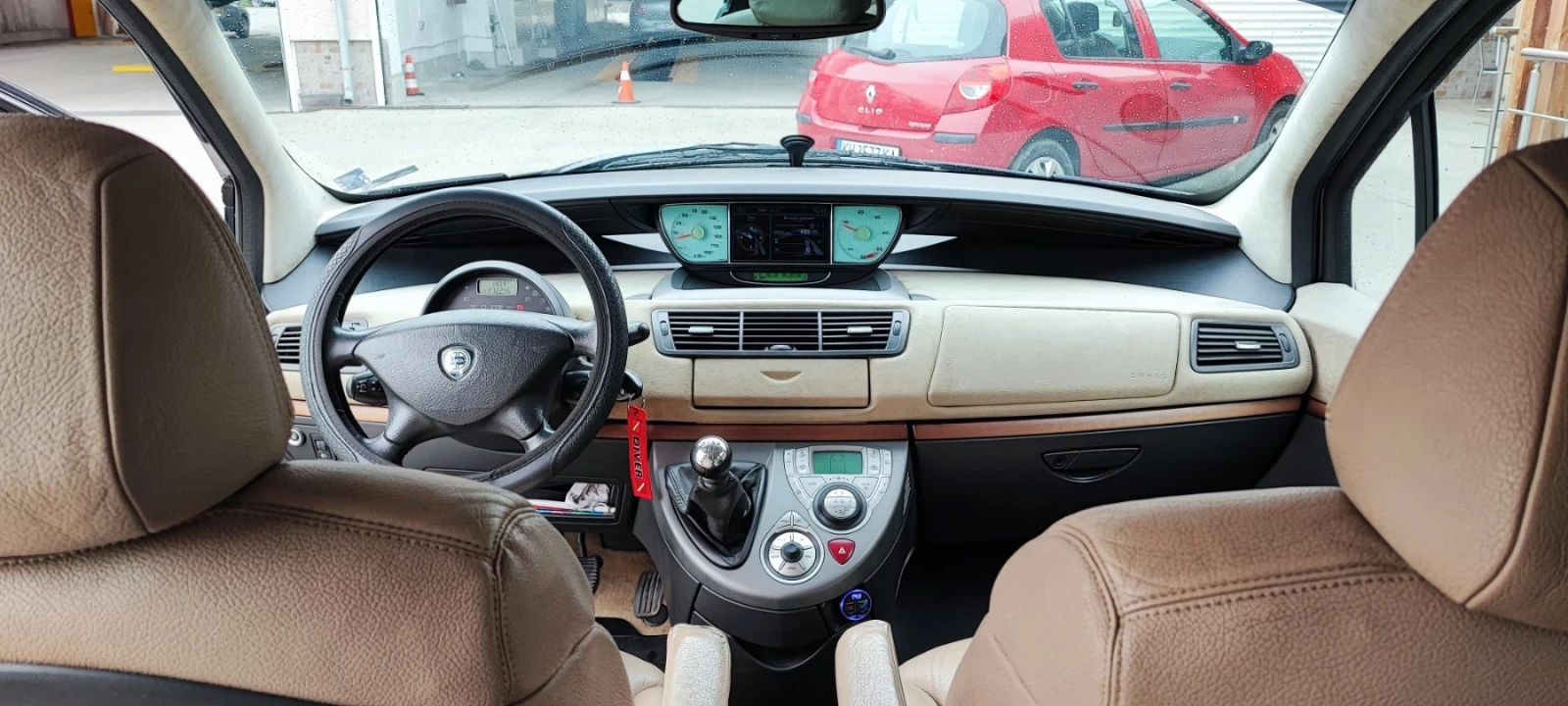 Lancia Phedra 2.2JTD - изображение 6
