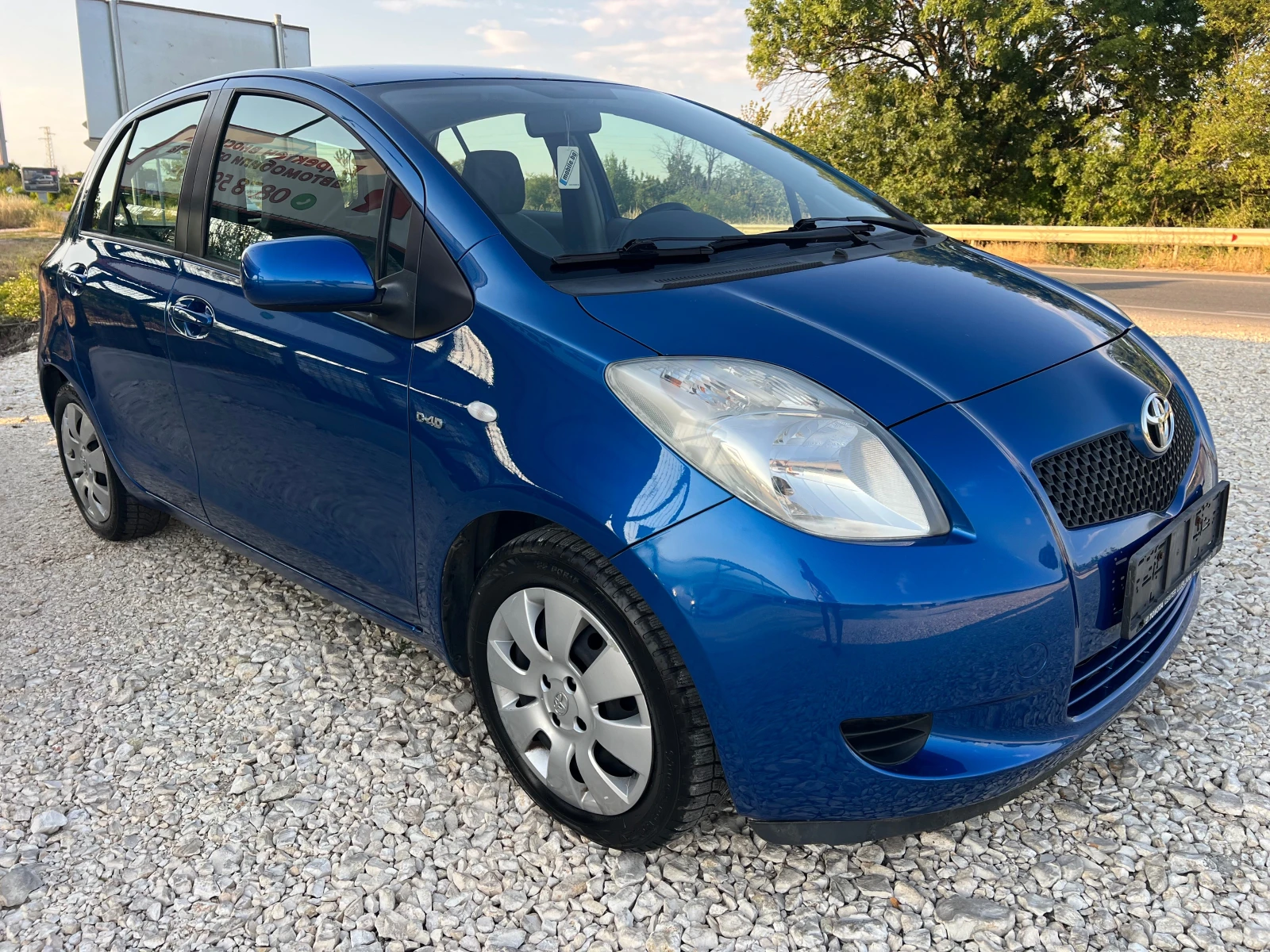 Toyota Yaris 1.4D4D/90p.s-5 vrati - изображение 2