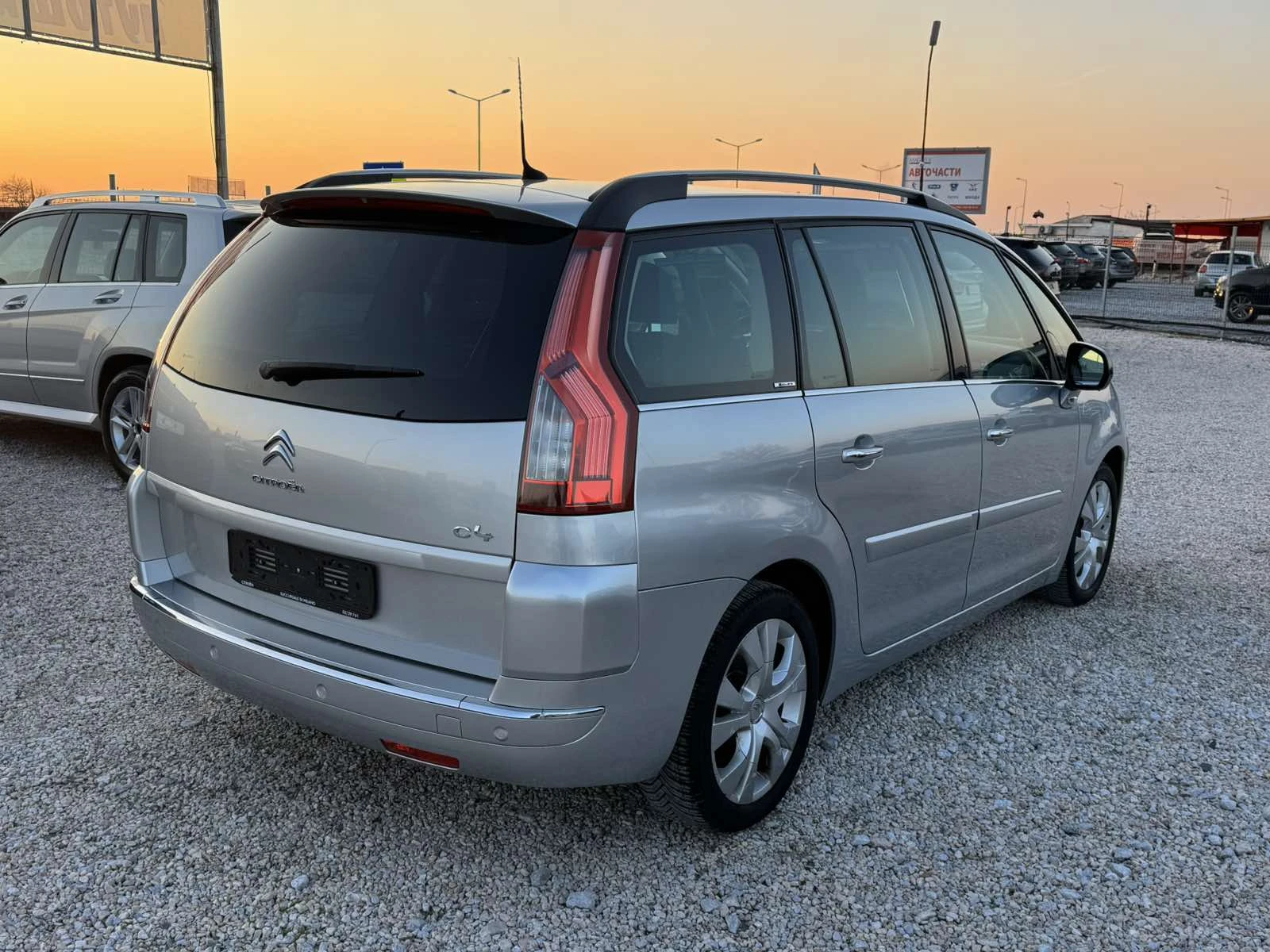 Citroen Grand C4 Picasso 1.6I 6+ 1 156kc, снимка 4 - Автомобили и джипове - 53747279