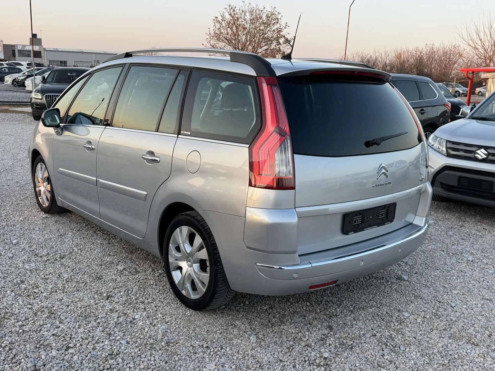 Citroen Grand C4 Picasso 1.6I 6+ 1 156kc, снимка 6 - Автомобили и джипове - 53747279