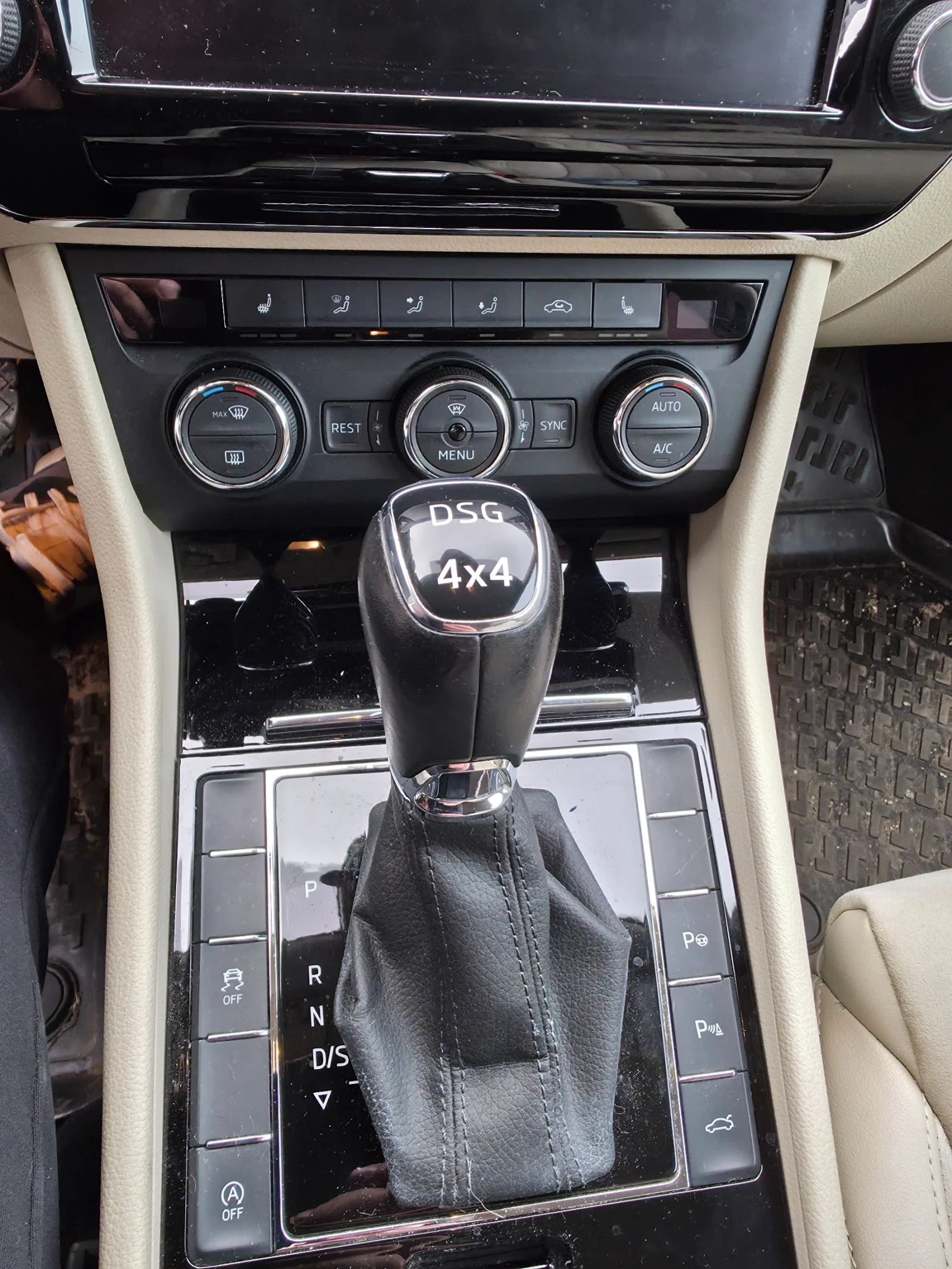 Skoda Superb, снимка 11 - Автомобили и джипове - 53927830