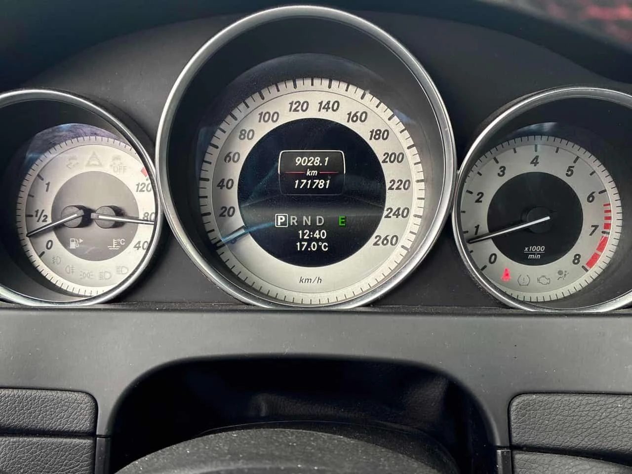 Mercedes-Benz C 250 AMG LINE/CARFAX/ПОДГРЕВ/ПАМЕТ/ПАНО/АЛКАНТАРА, снимка 7 - Автомобили и джипове - 54084751