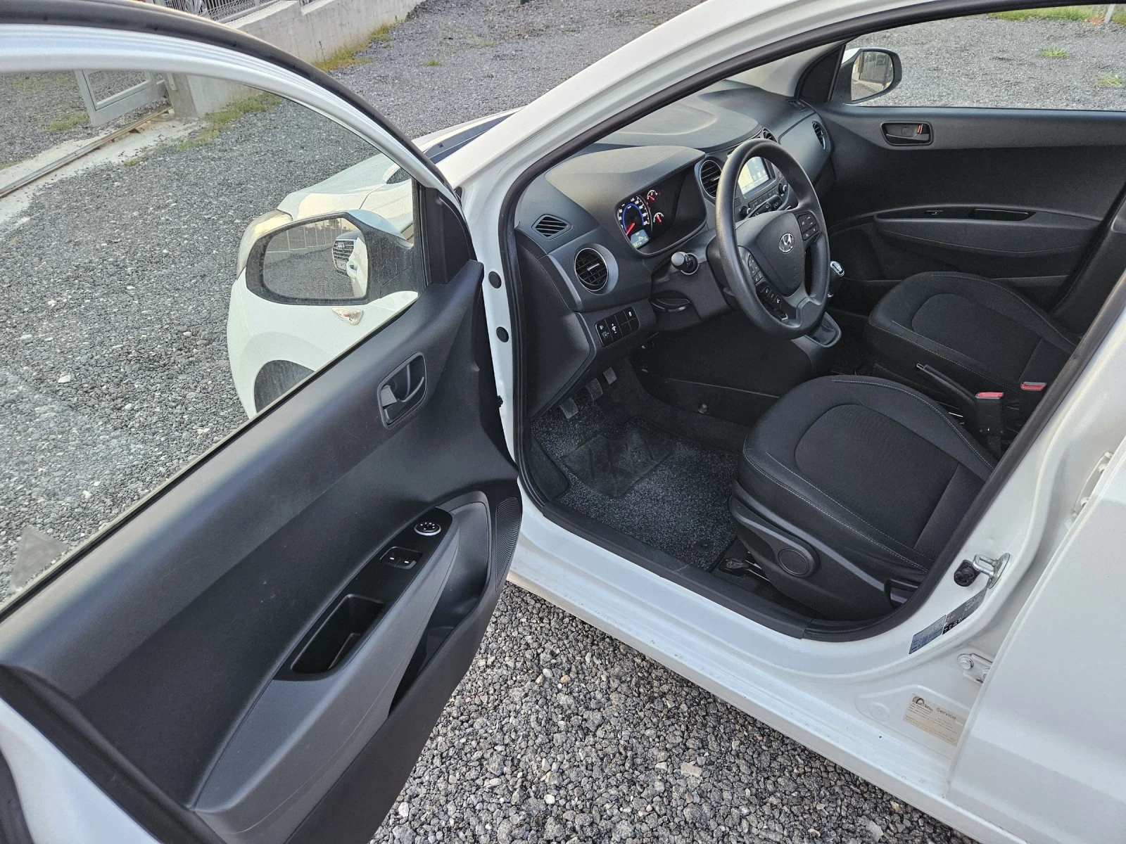 Hyundai I10 1.0 FACELIFT NAVI Euro6, снимка 9 - Автомобили и джипове - 54295496