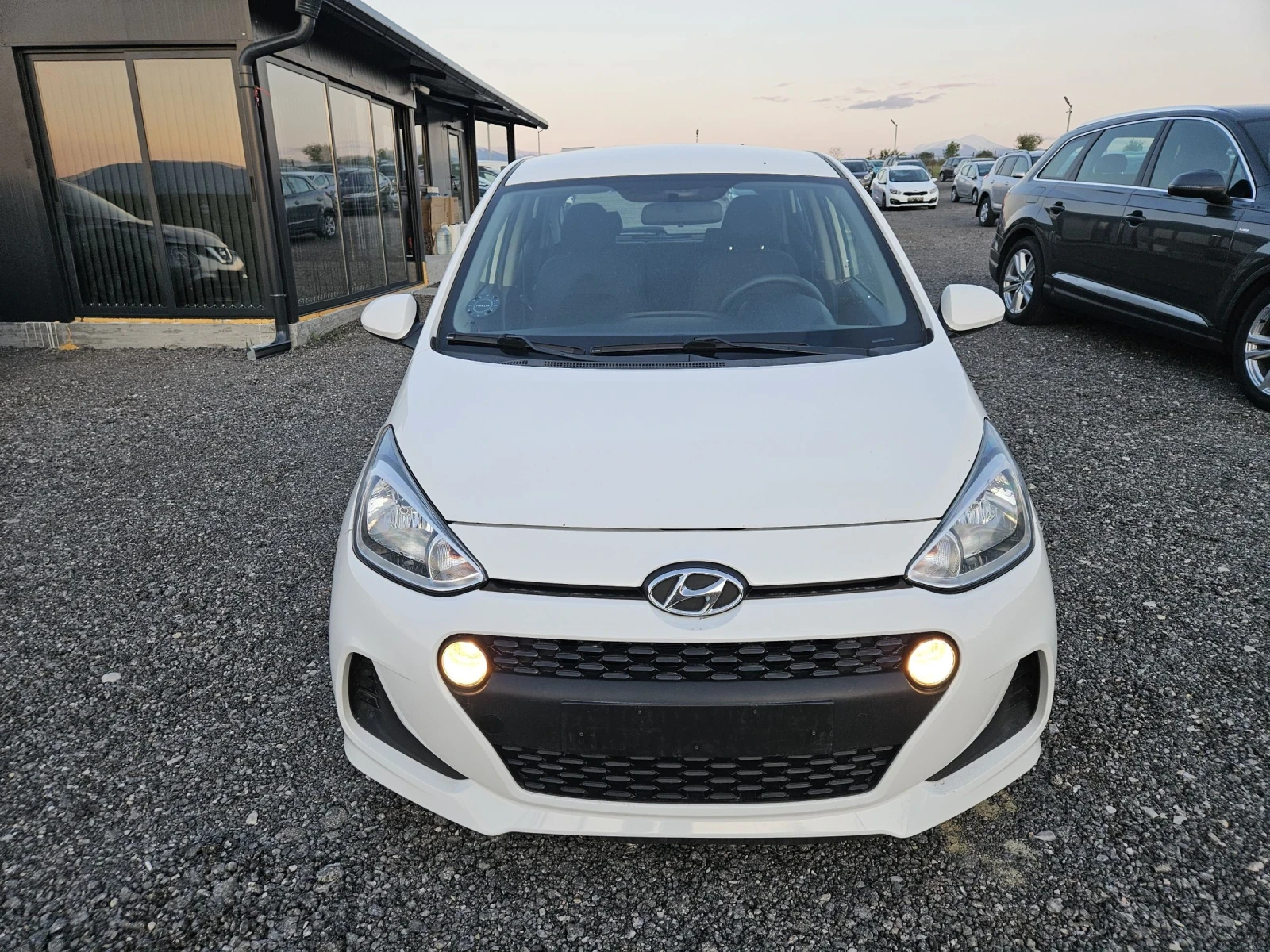 Hyundai I10 1.0 FACELIFT NAVI Euro6, снимка 8 - Автомобили и джипове - 54295496