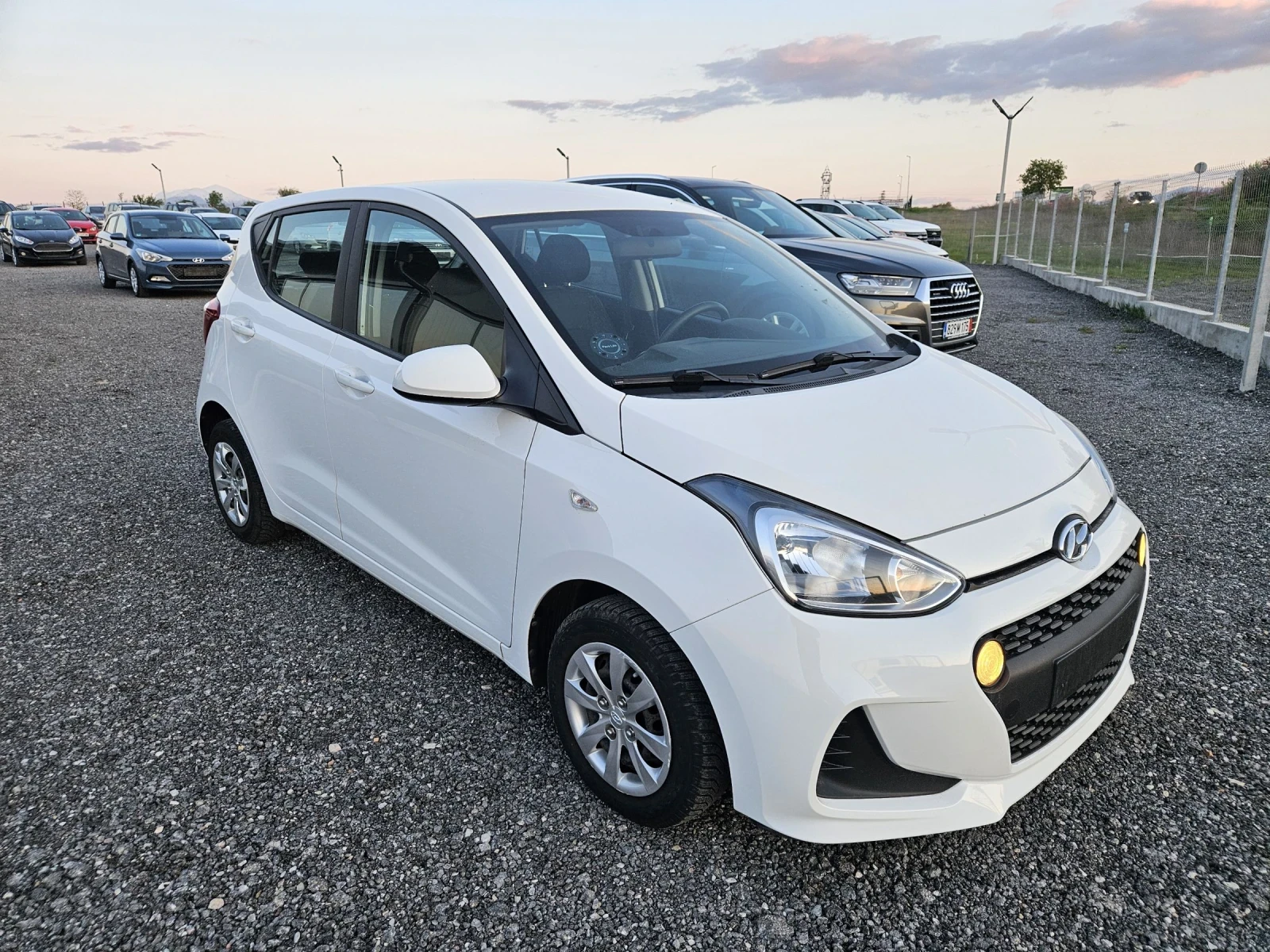 Hyundai I10 1.0 FACELIFT NAVI Euro6, снимка 7 - Автомобили и джипове - 54295496