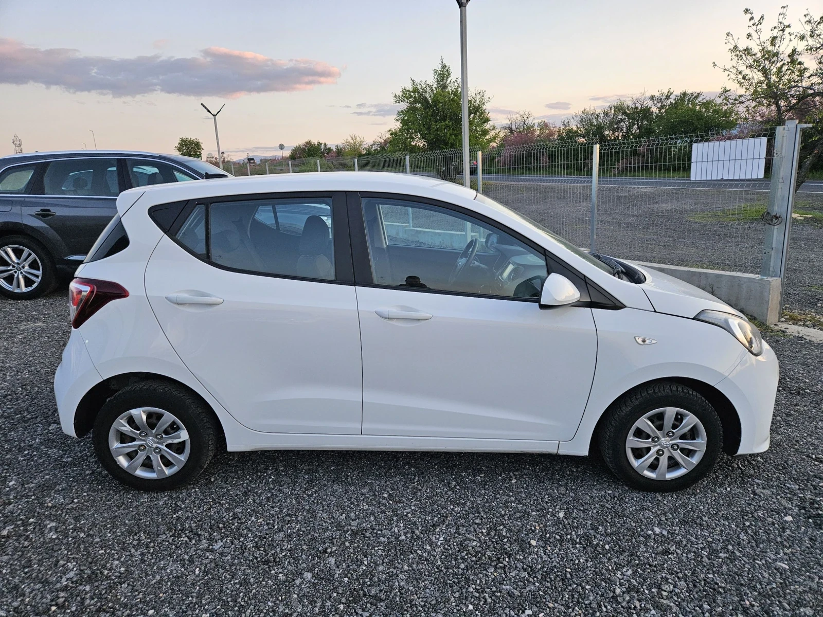Hyundai I10 1.0 FACELIFT NAVI Euro6, снимка 6 - Автомобили и джипове - 54295496