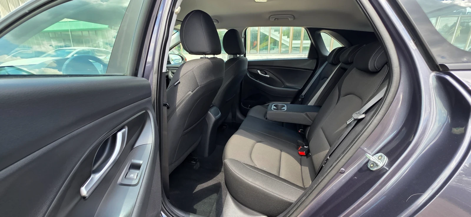 Hyundai I30 1.6 CRDI 16V 110k.c EURO 6D , снимка 11 - Автомобили и джипове - 54623354