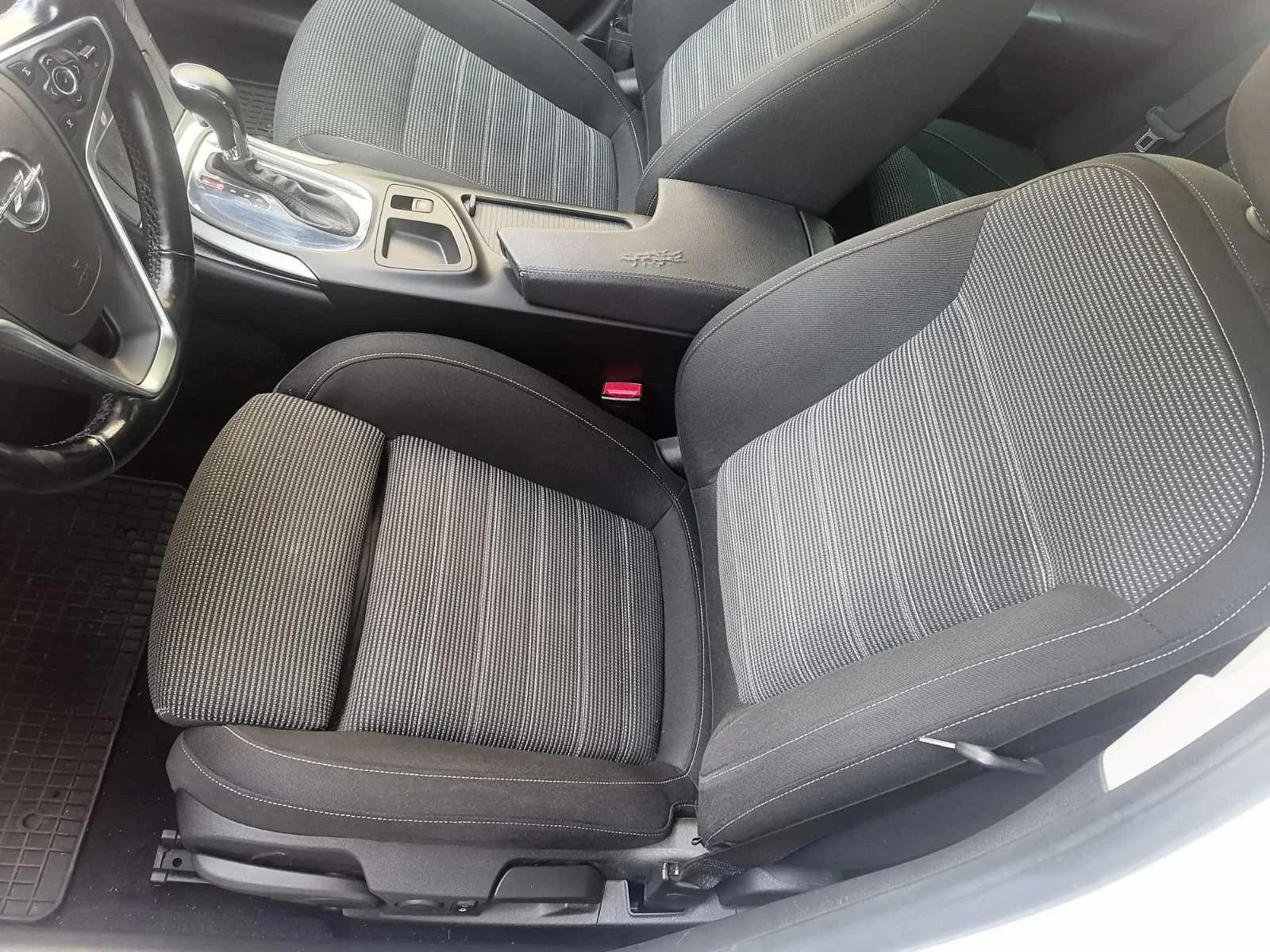 Opel Insignia 1.6d, снимка 6 - Автомобили и джипове - 54776144