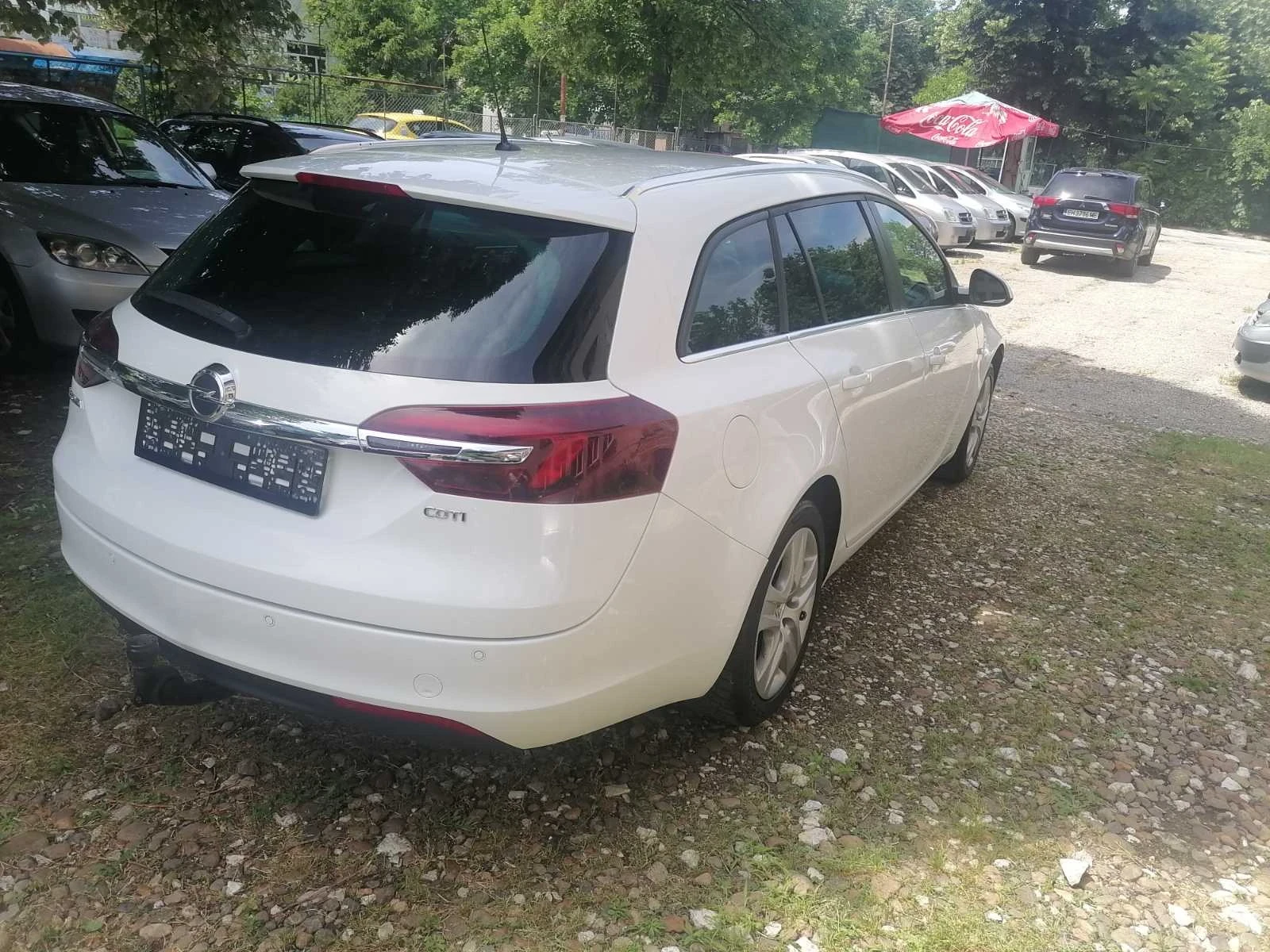 Opel Insignia 1.6d, снимка 2 - Автомобили и джипове - 54776144