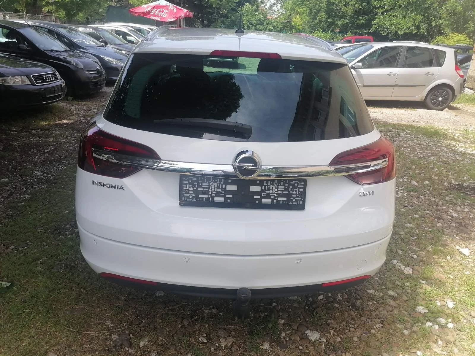 Opel Insignia 1.6d, снимка 3 - Автомобили и джипове - 54776144