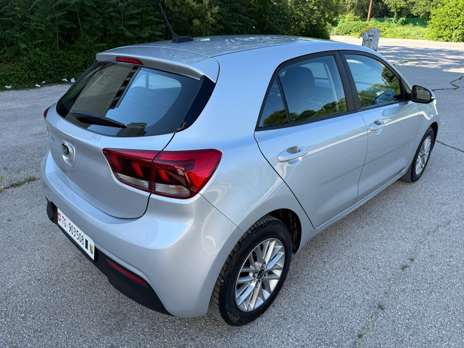 Kia Rio 1.4i AUTOMATIC, снимка 4 - Автомобили и джипове - 54874780