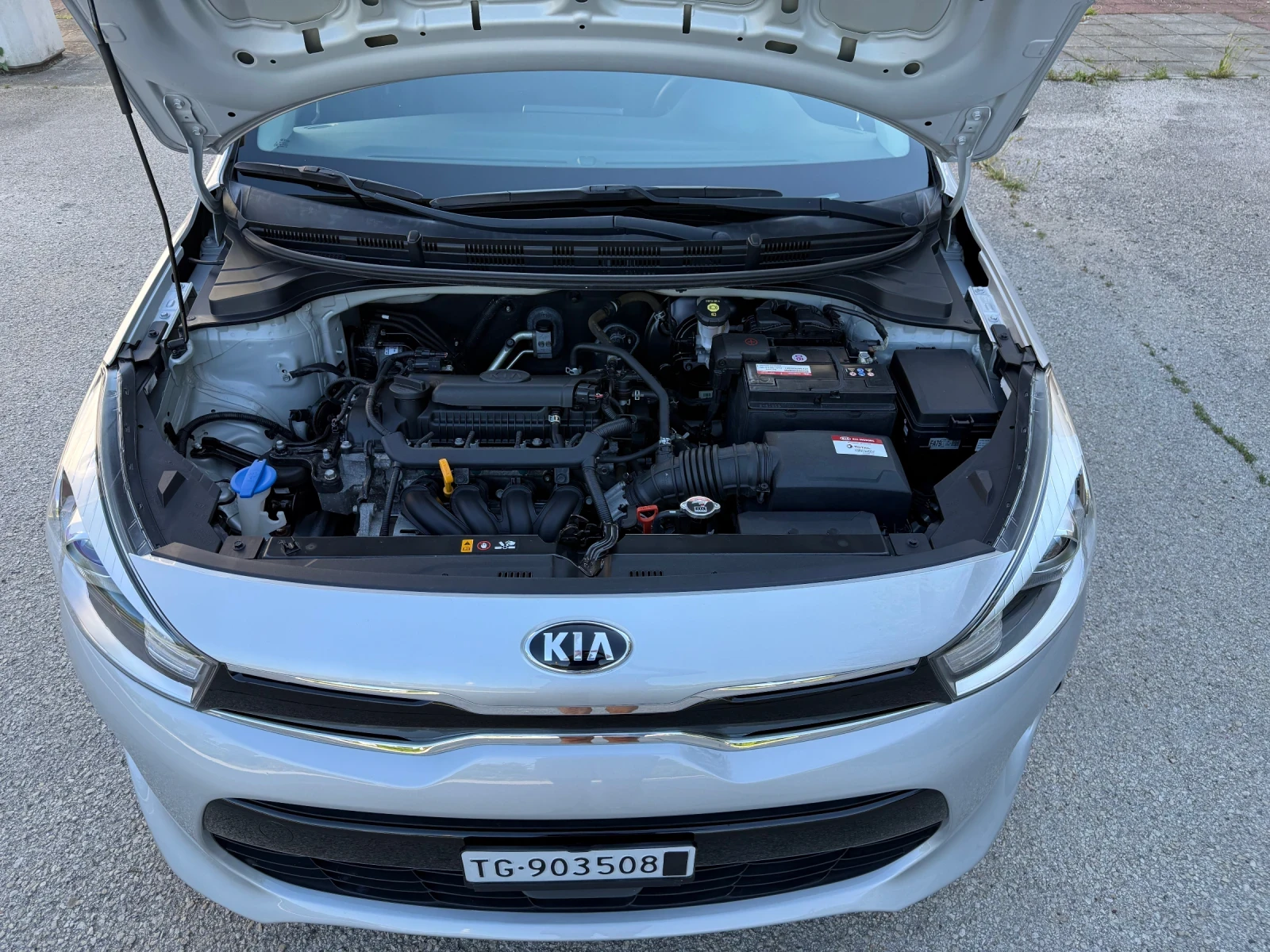 Kia Rio 1.4i AUTOMATIC, снимка 16 - Автомобили и джипове - 54874780