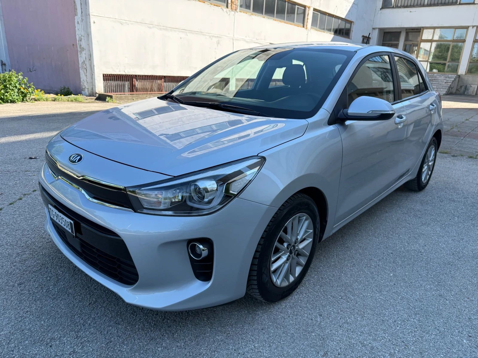 Kia Rio 1.4i AUTOMATIC, снимка 7 - Автомобили и джипове - 54874780