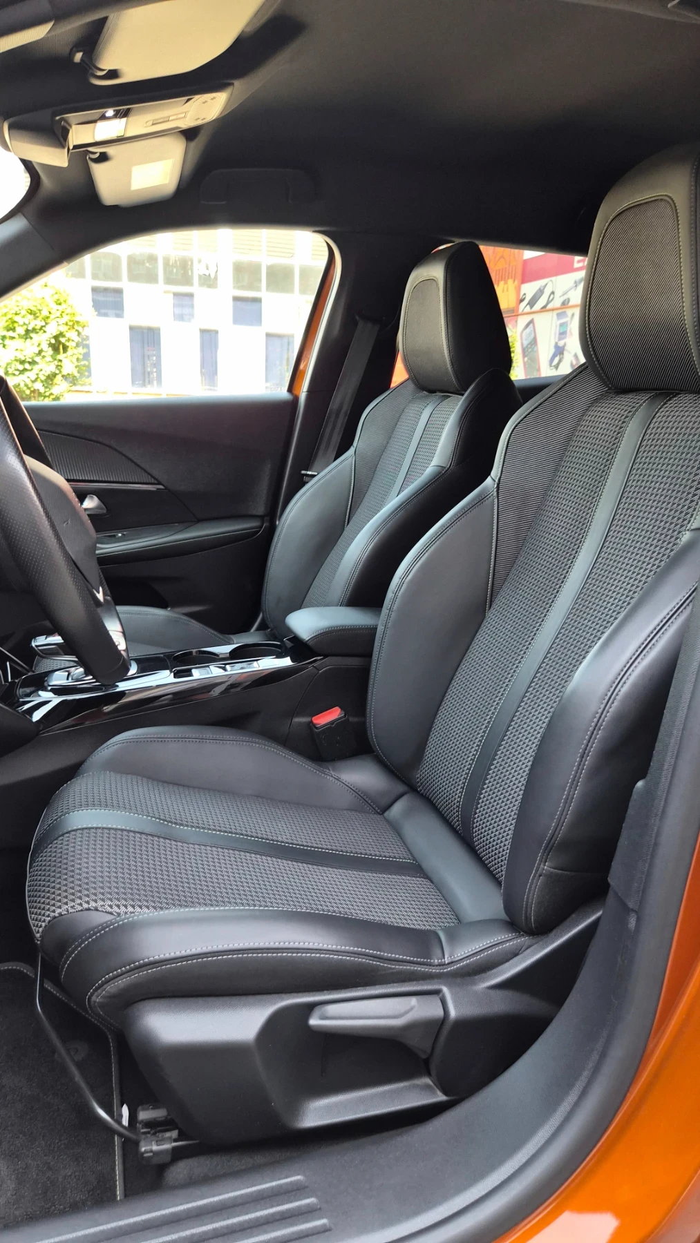 Peugeot 2008 GT 1.5 HDi / Keyless/ Дистроник /8мм.Верига!, снимка 10 - Автомобили и джипове - 55255927
