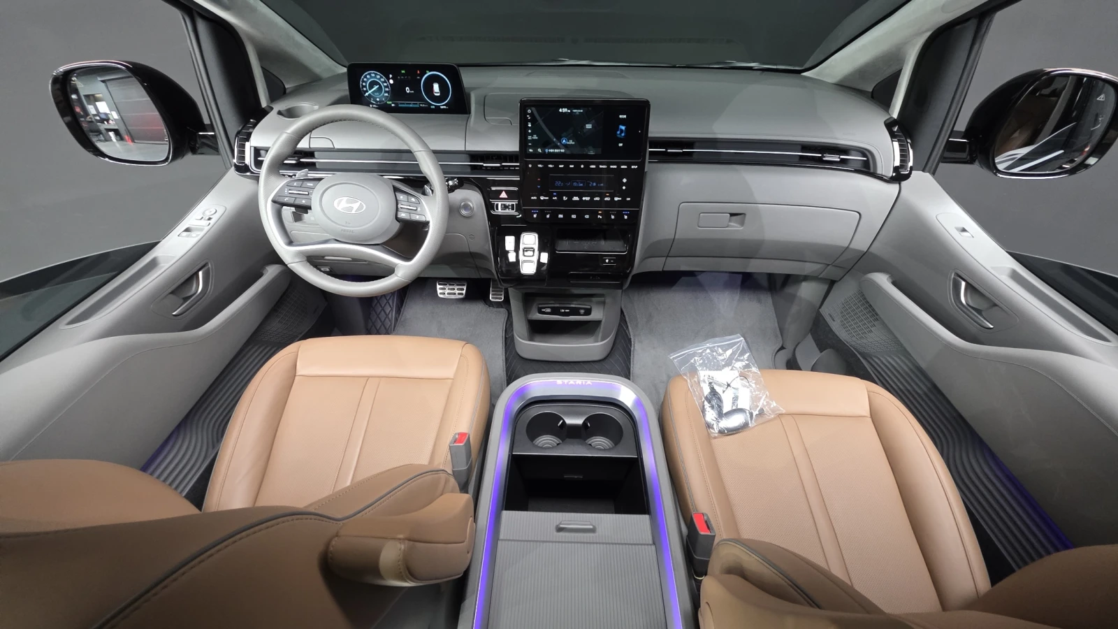 Hyundai Staria 1.6 HEV Inspiration* BOSE* BLIND SPOT* КРАЙНА ЦЕНА, снимка 7 - Автомобили и джипове - 55409134