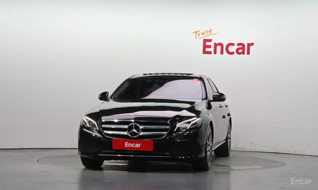 Mercedes-Benz E 300 4MATIC* ДИГИТАЛНО* ТАБЛО* BURMESTER* ОБДУХВАНЕ* ХЕ, снимка 3 - Автомобили и джипове - 55557752