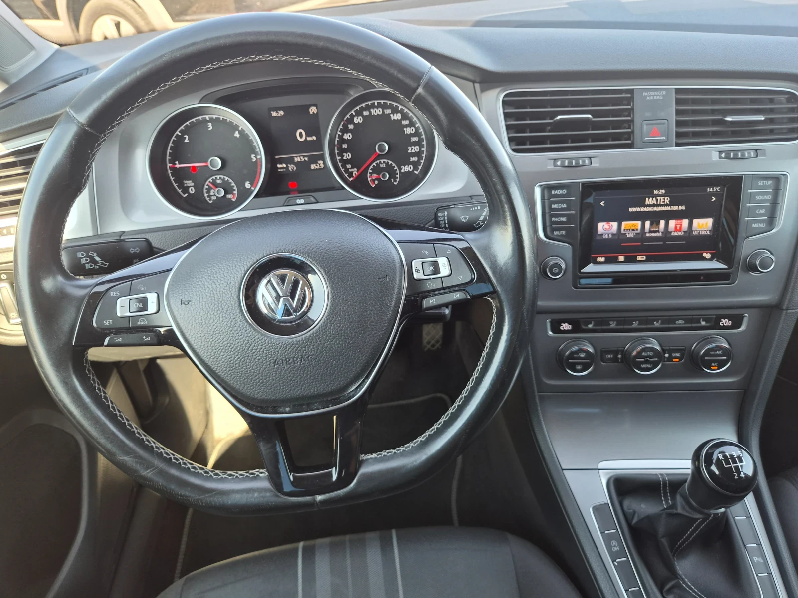 VW Golf 1.6TDI 90кс EU5 РЕАЛНИ КИЛОМЕТРИ , снимка 15 - Автомобили и джипове - 55636874
