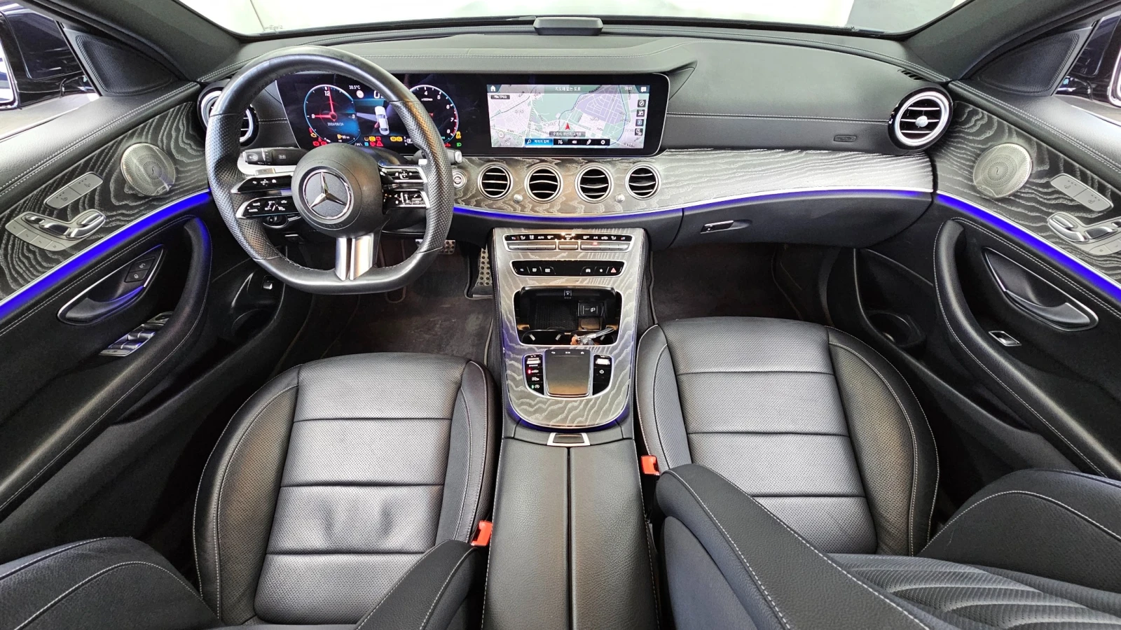 Mercedes-Benz E 350 4MATIC AMG Line | HUD | 360  | Ventilated Seats, снимка 5 - Автомобили и джипове - 55829890