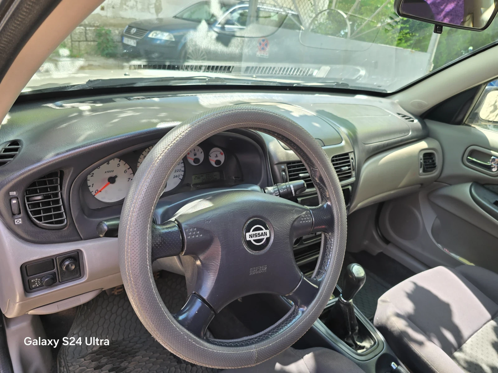 Nissan Almera, снимка 11 - Автомобили и джипове - 55874710