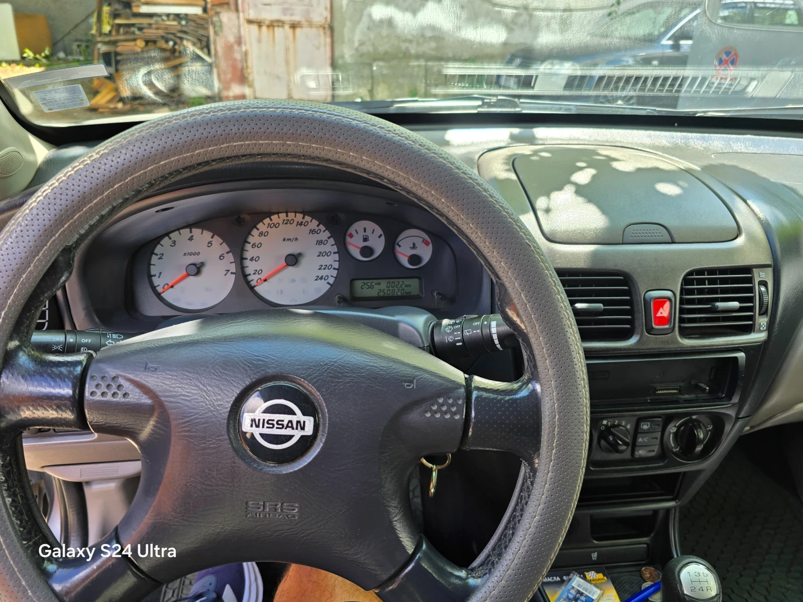 Nissan Almera, снимка 12 - Автомобили и джипове - 55874710