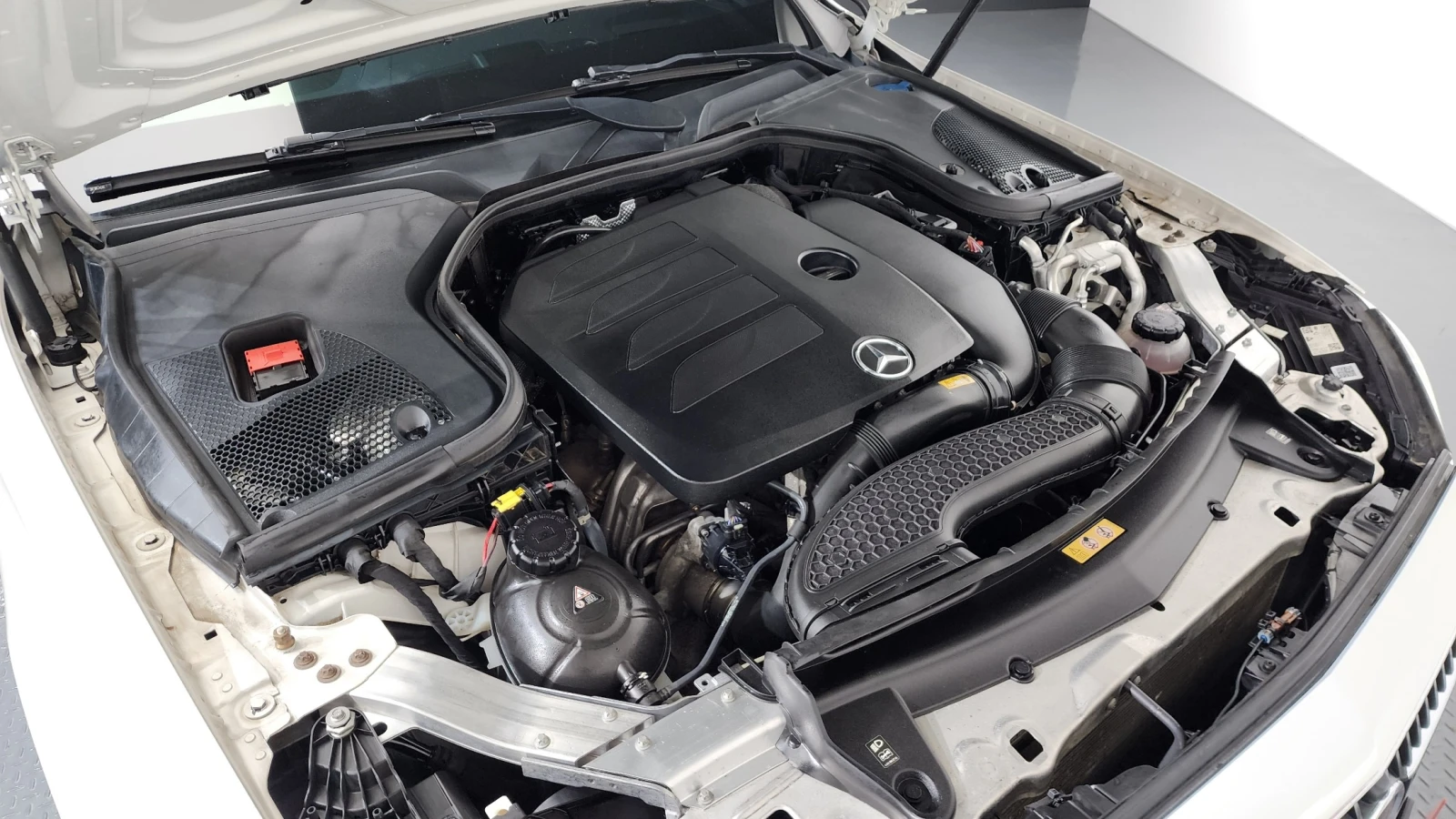 Mercedes-Benz E 350 4MATIC Avantgarde, снимка 6 - Автомобили и джипове - 55972932