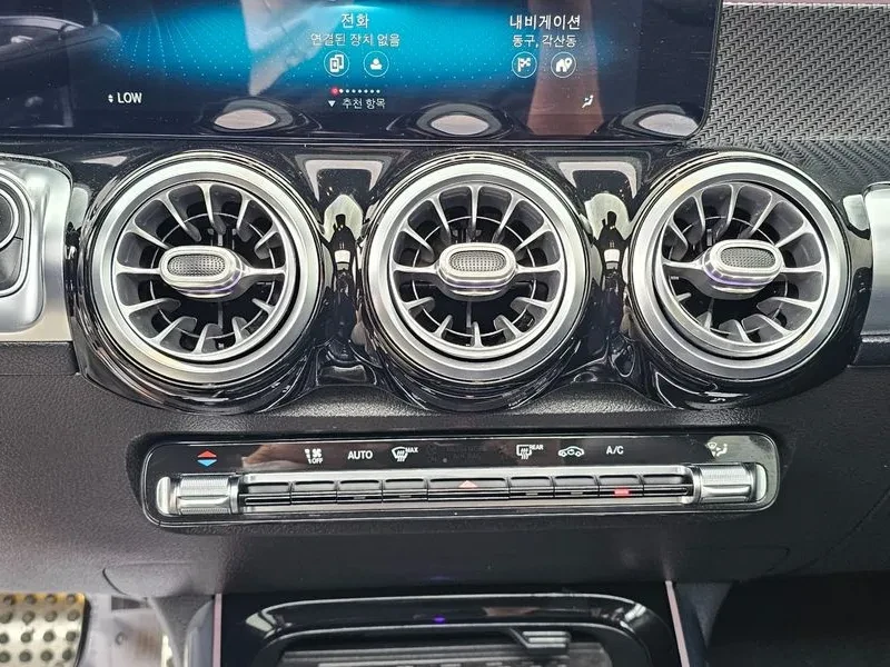 Mercedes-Benz GLB 250 4MATIC, снимка 9 - Автомобили и джипове - 55174694