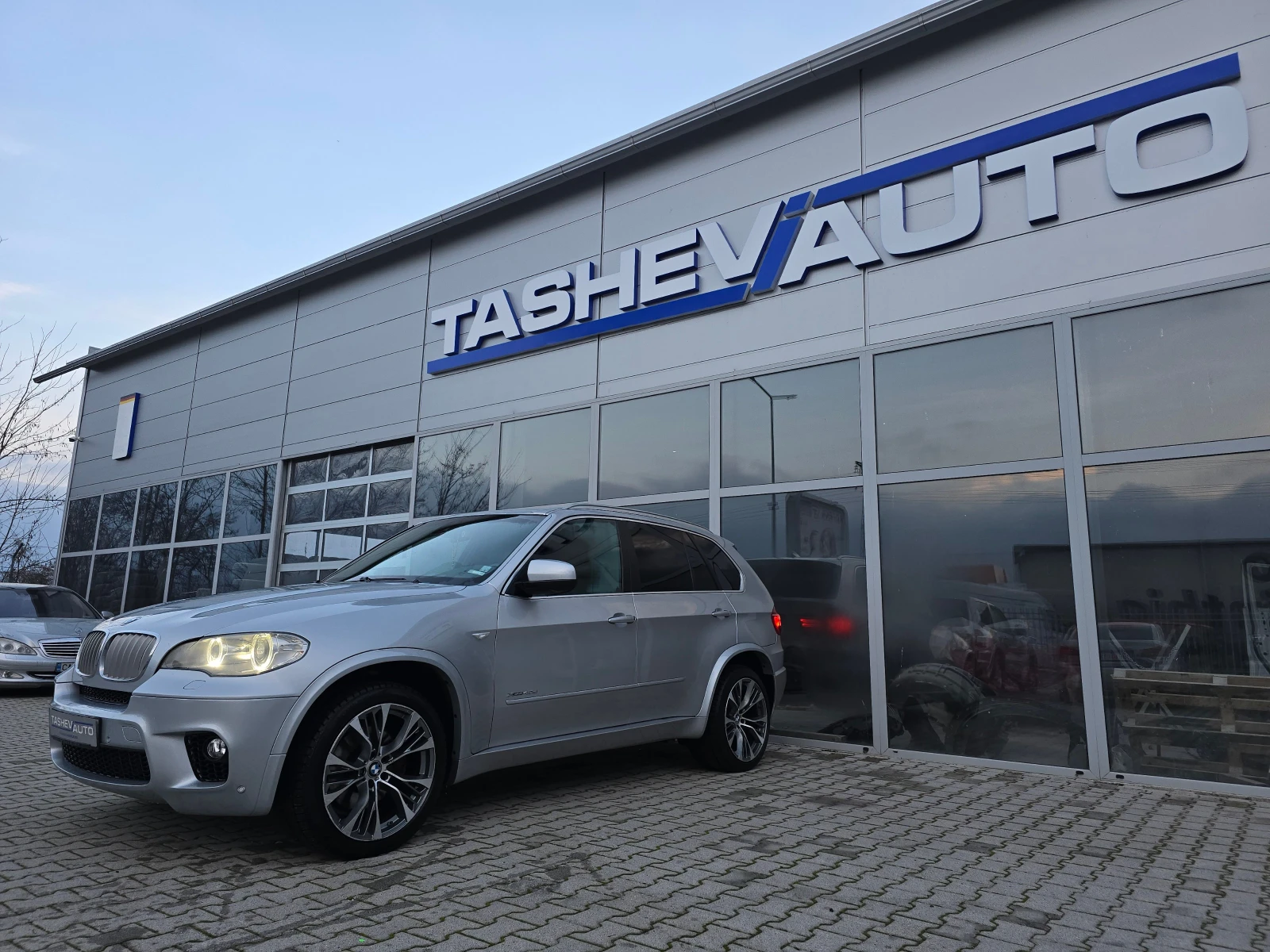 BMW X5 4.0D!! M-PAKET!! 7-МЕСТА!! - изображение 4