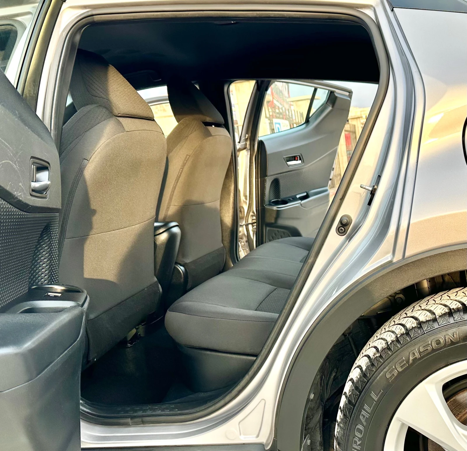 Toyota C-HR 1.8HYBRID 99HP DISTRONIC LANE ASSIST | Mobile.bg � ����������� 12