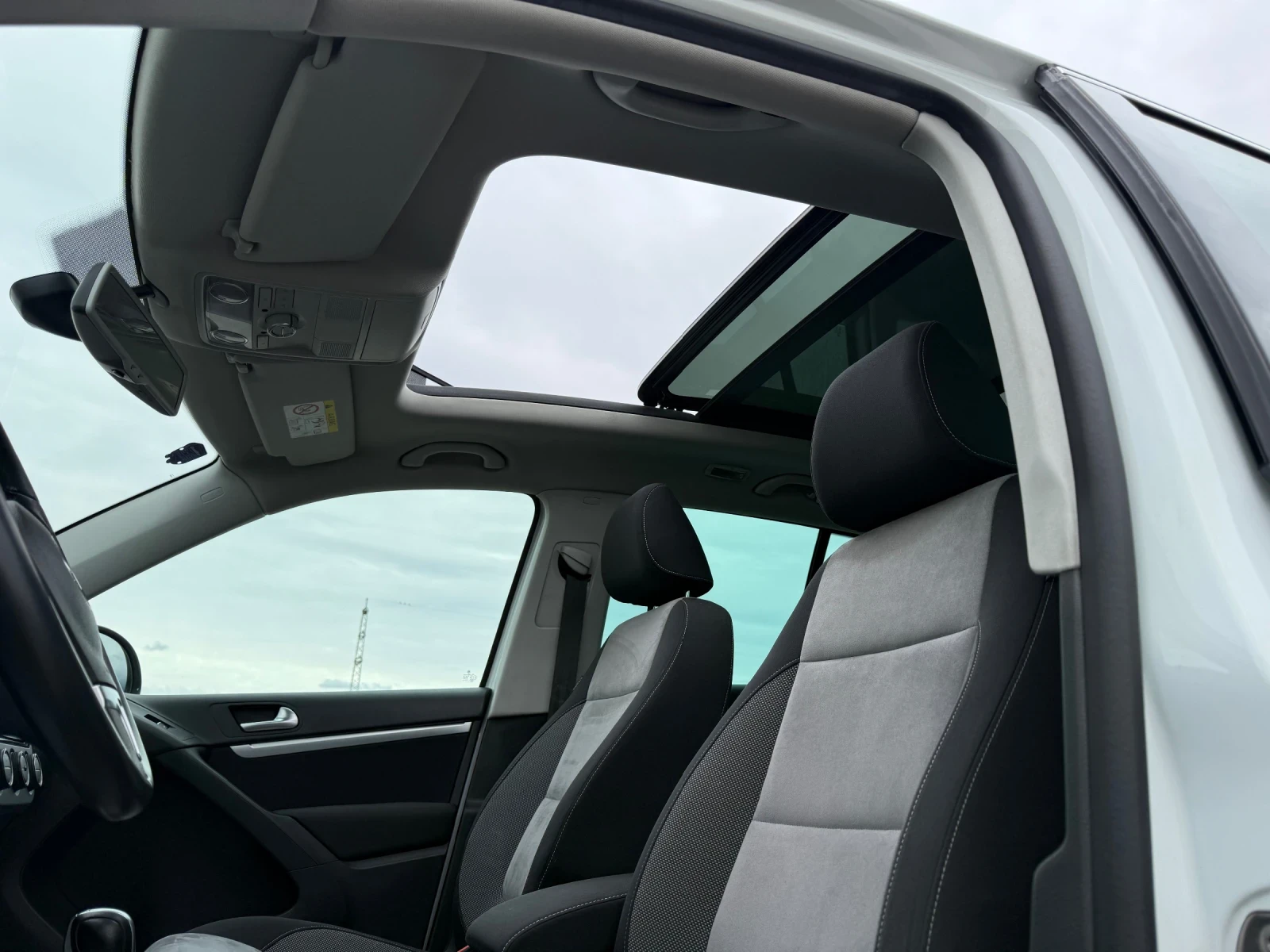 VW Tiguan 2.0-TDI-4-MOTION-AUTOMAT-143.000km-NEW-PANORAMA, снимка 7 - Автомобили и джипове - 53983141