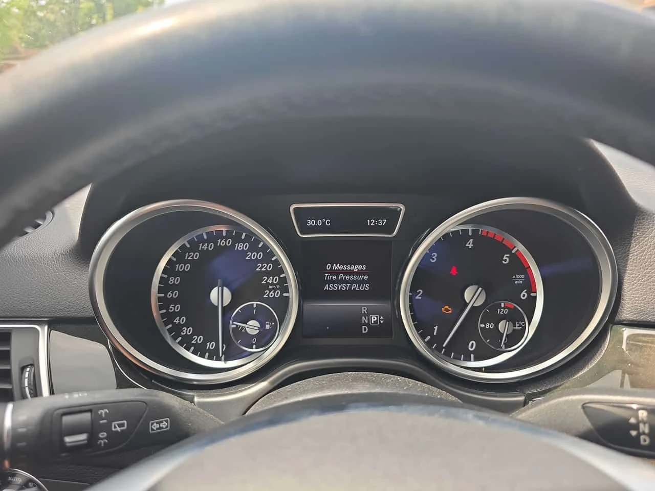 Mercedes-Benz ML 350 4MATIC * 360 KAMEPA* ПАНОРАМА* ПОДГРЕВИ* , снимка 8 - Автомобили и джипове - 54812743