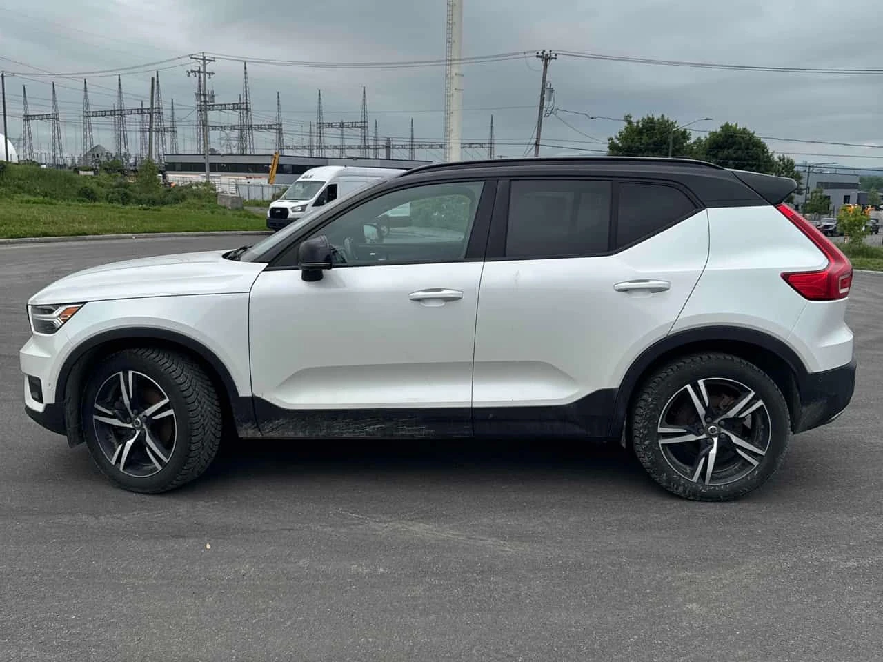 Volvo XC40 T5 AWD/ПАНОРАМА/360 КАМЕРИ, снимка 3 - Автомобили и джипове - 54903918