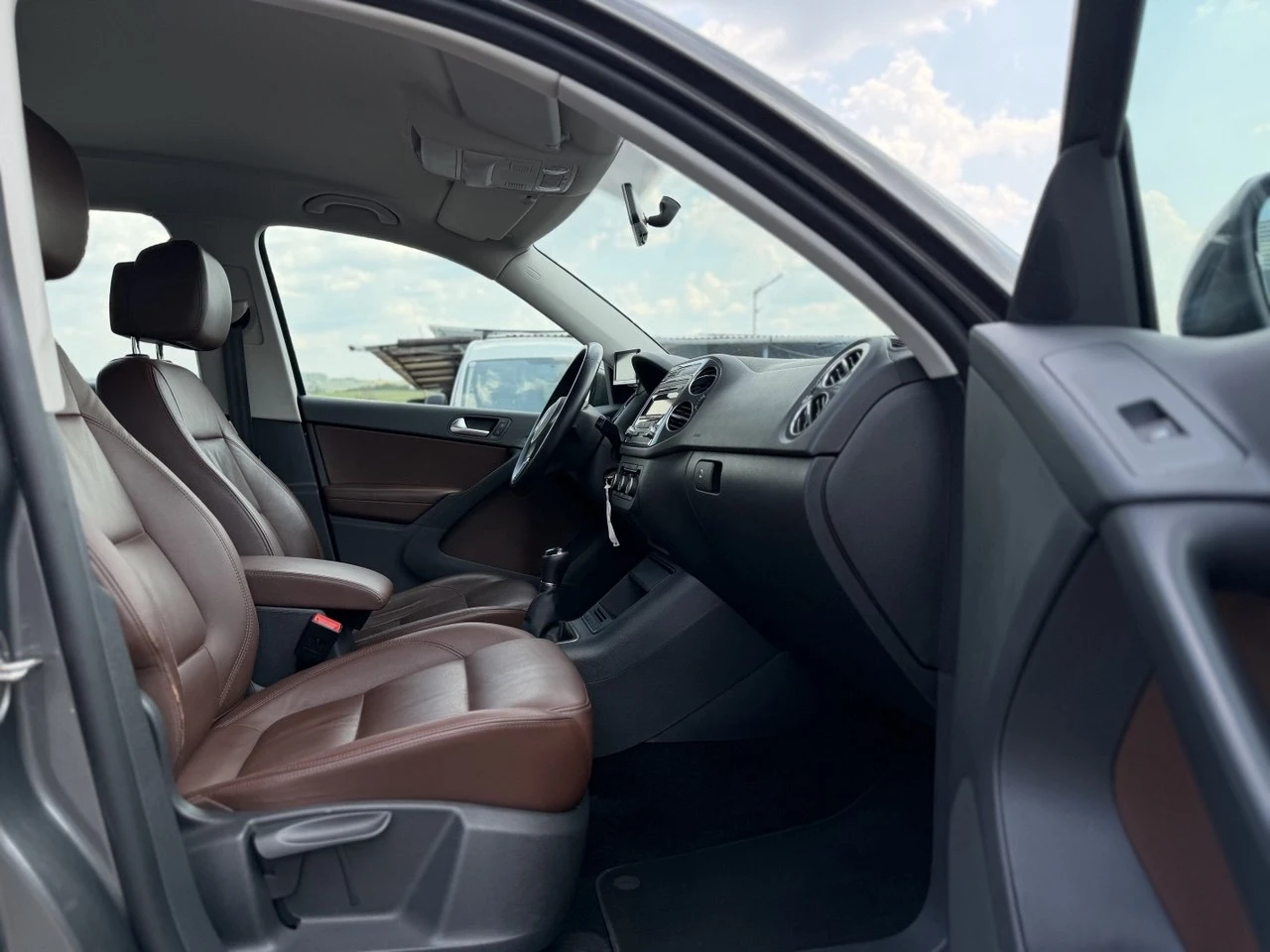 VW Tiguan 2.0TDI 4MOTION, снимка 13 - Автомобили и джипове - 55598830