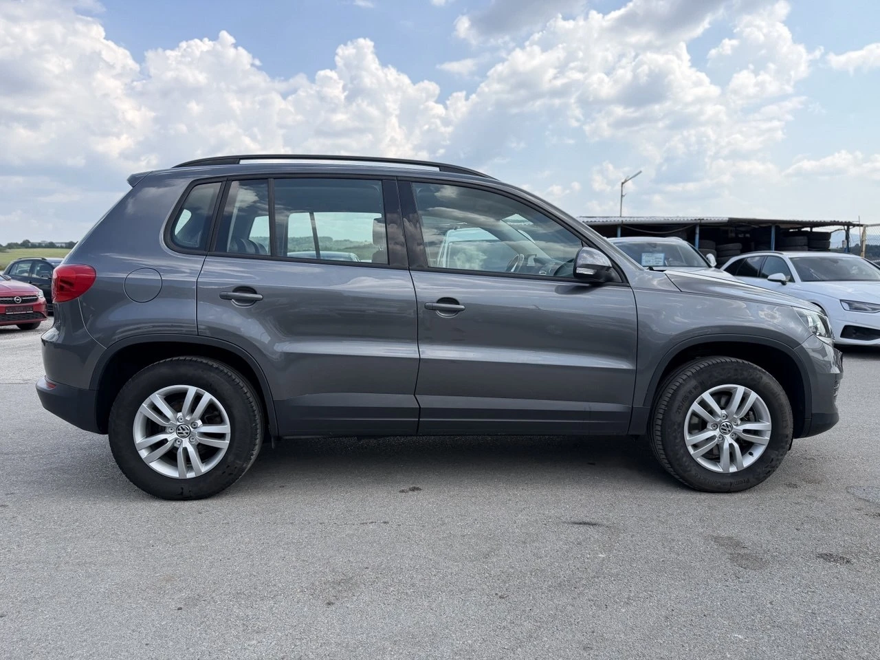 VW Tiguan 2.0TDI 4MOTION, снимка 8 - Автомобили и джипове - 55598830