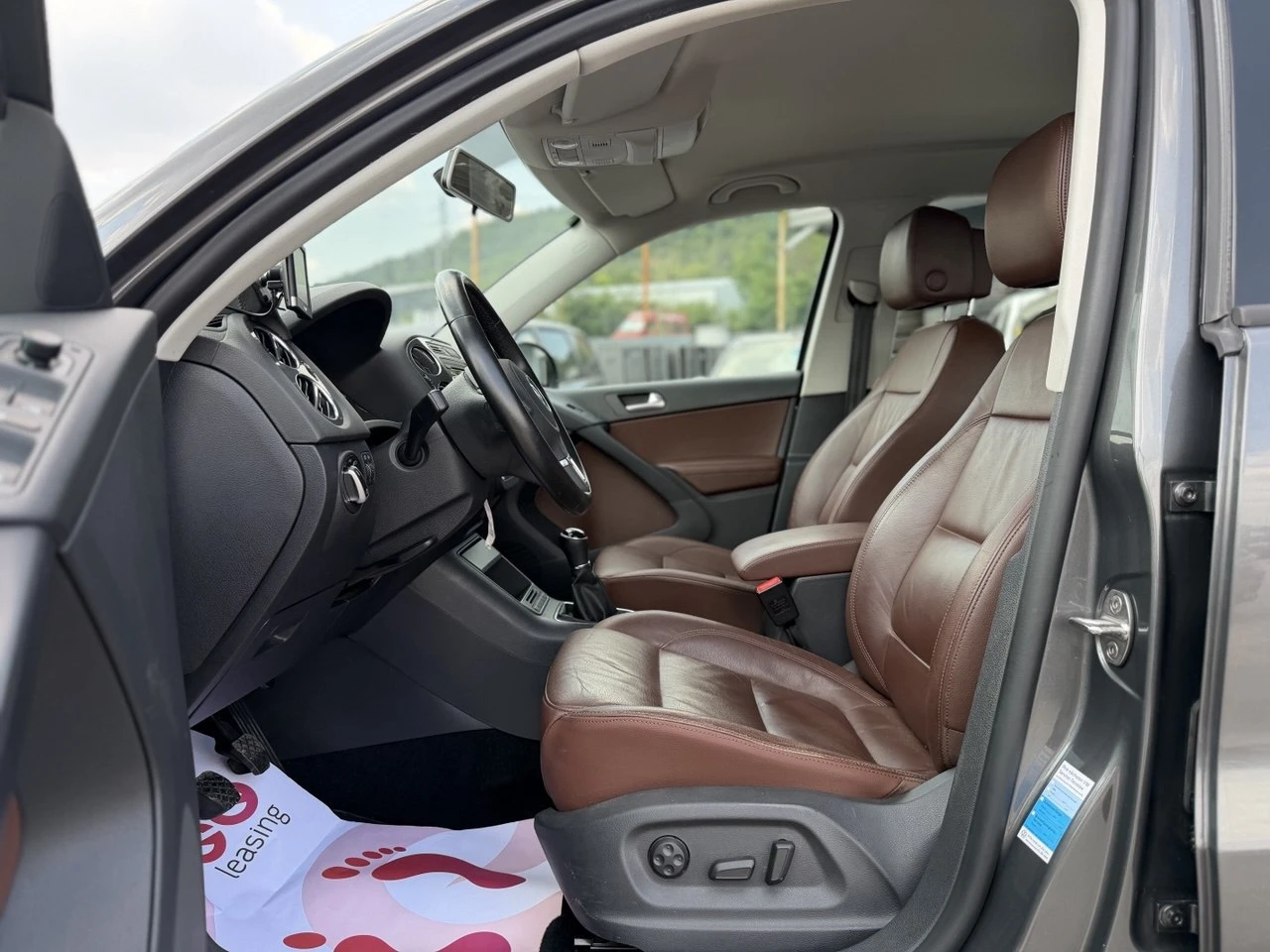 VW Tiguan 2.0TDI 4MOTION, снимка 9 - Автомобили и джипове - 55598830