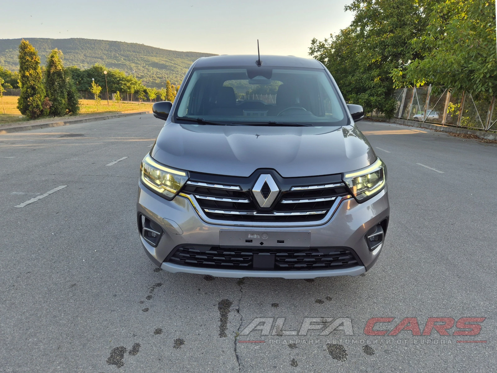 Renault Kangoo 1.3 Tce, Techno, снимка 2 - Автомобили и джипове - 55708419