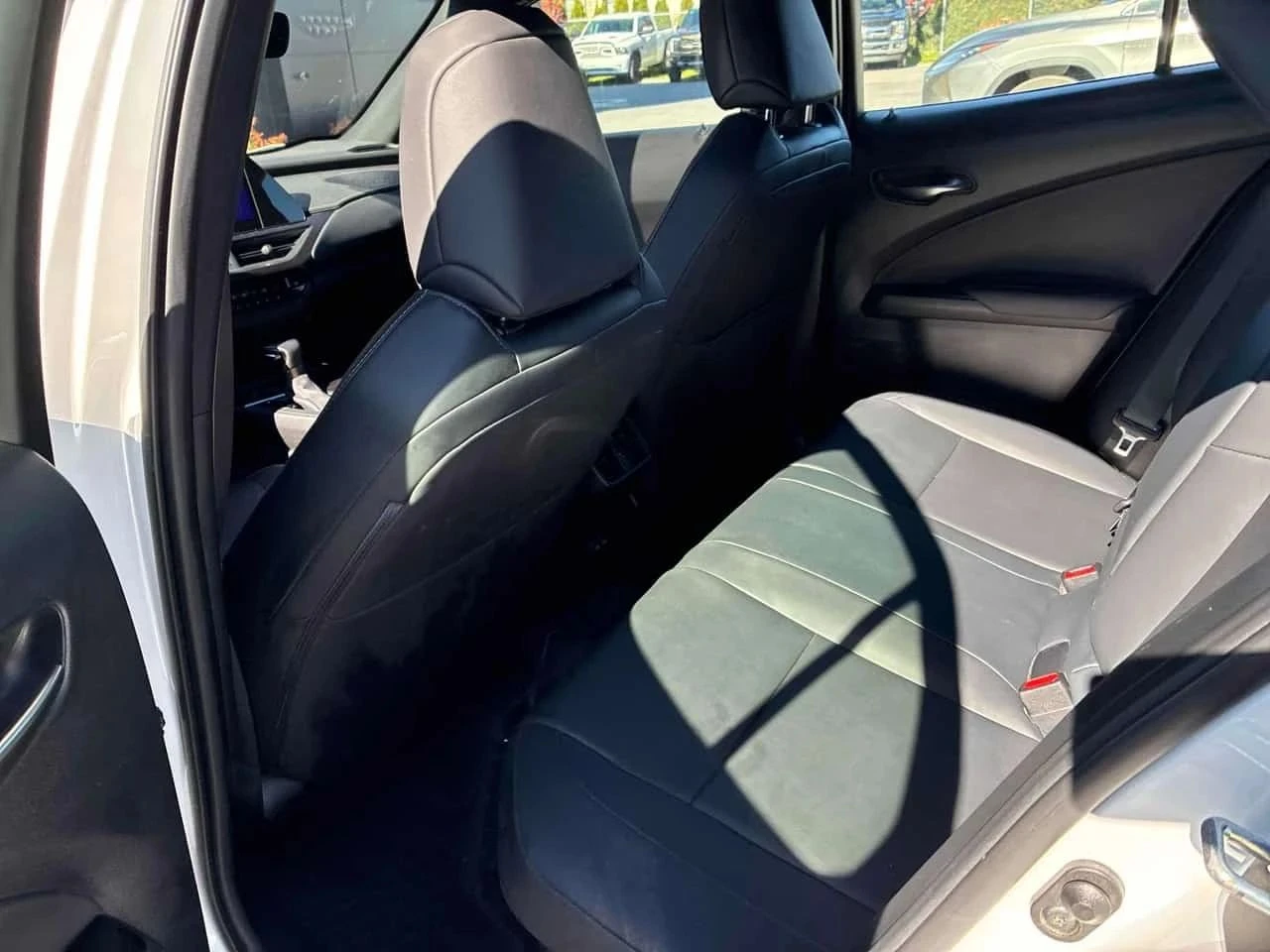 Lexus UX 250h | Mobile.bg � ����������� 11