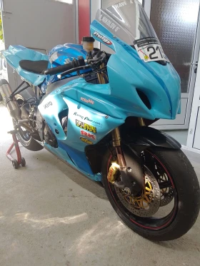 ����� �� �������� �� Suzuki Gsxr L3 1000 track bike