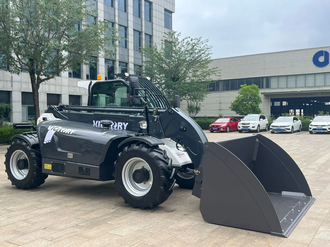 Телескопичен товарач Manitou Victory 3507, снимка 1