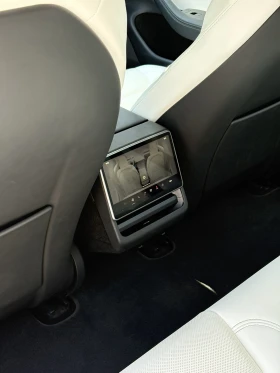 Tesla Model 3 Standard Range Plus/Бял салон, снимка 11