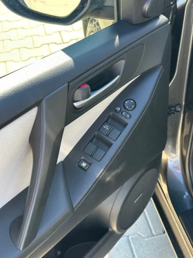 Mazda 3, снимка 11
