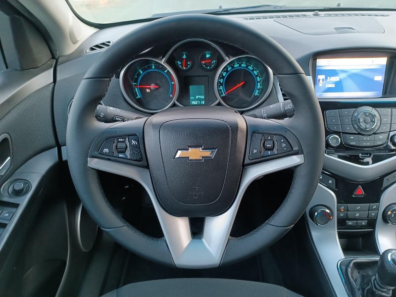 Chevrolet Cruze 2.0, снимка 13 - Автомобили и джипове - 45639915