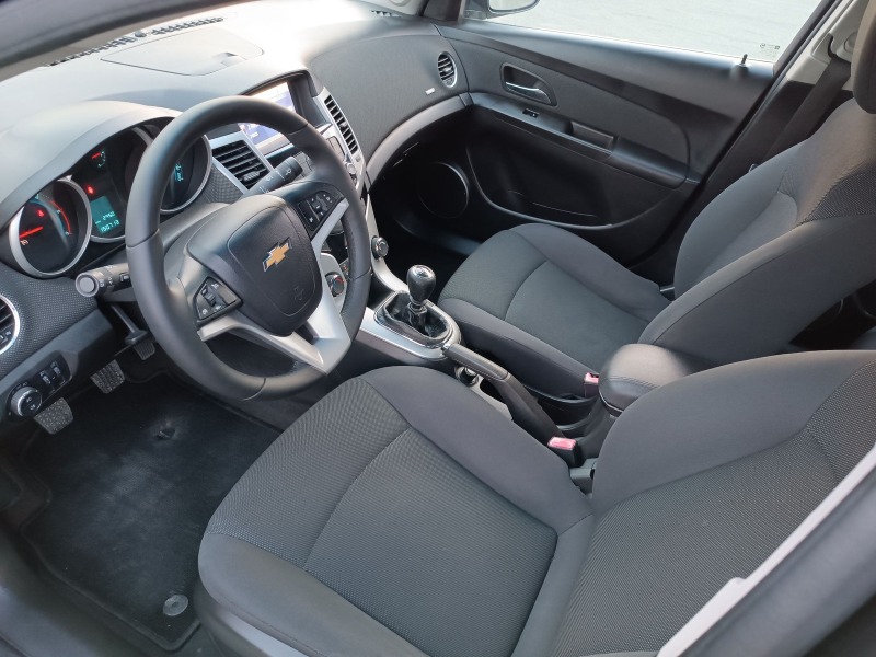 Chevrolet Cruze 2.0, снимка 8 - Автомобили и джипове - 45639915