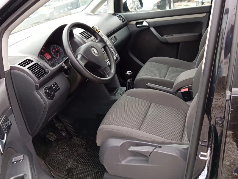 VW Touran 1.9-D-КЛИМАТРОНИК, снимка 10 - Автомобили и джипове - 48156733