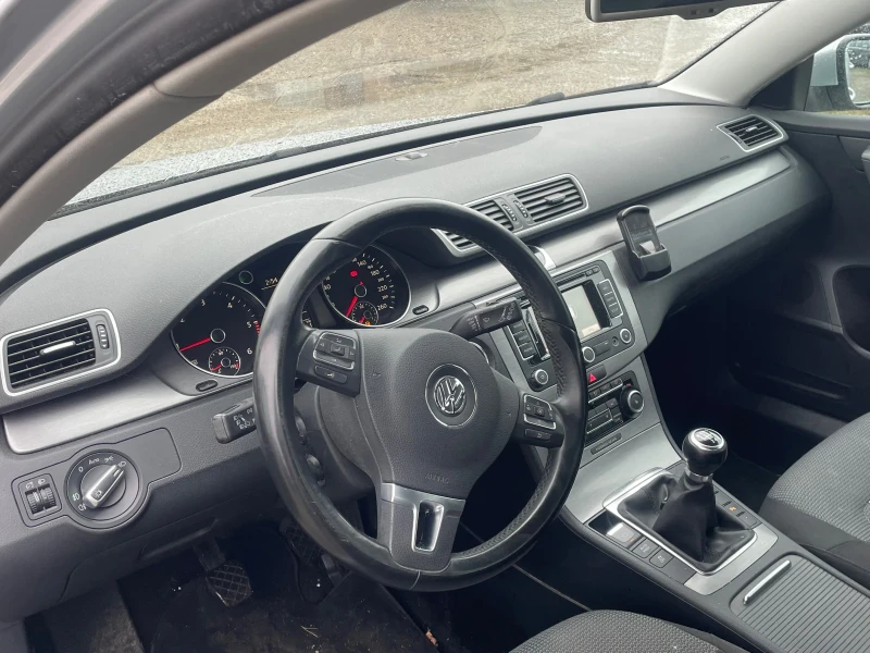 VW Passat 2.0TDI, снимка 7 - Автомобили и джипове - 48463752