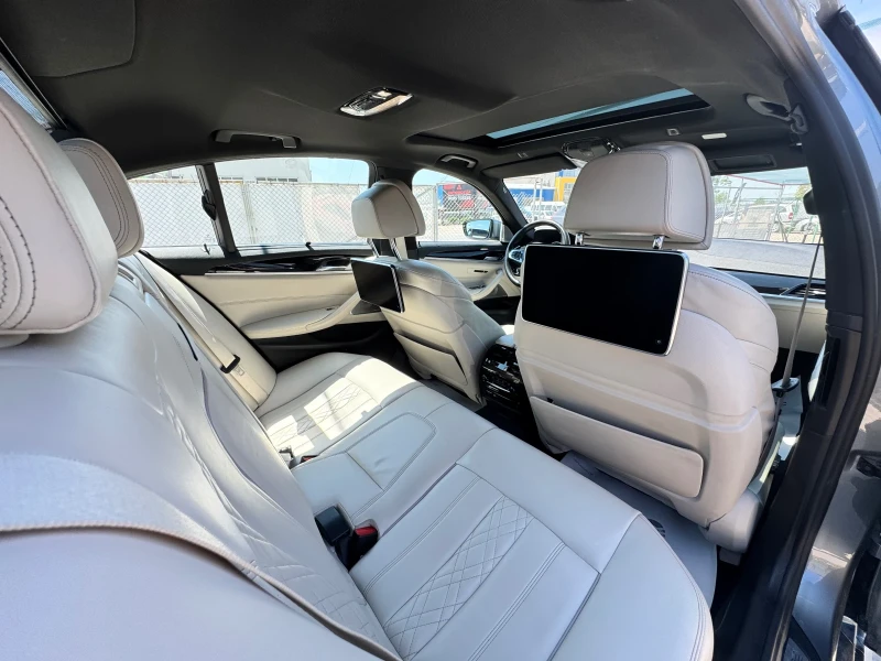 BMW 530 M pak G30 FULL, снимка 11 - Автомобили и джипове - 50107895
