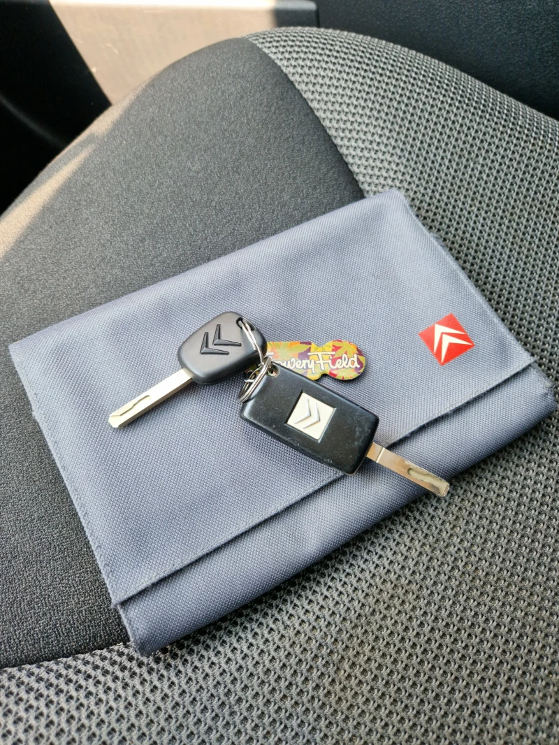 Citroen C2 1.1i 104000км!!! КЛИМАТИК!, снимка 14 - Автомобили и джипове - 51266543