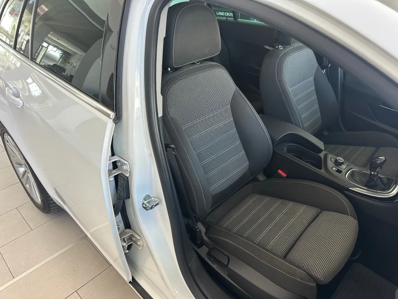 Opel Insignia 4x4 , снимка 7 - Автомобили и джипове - 51753204