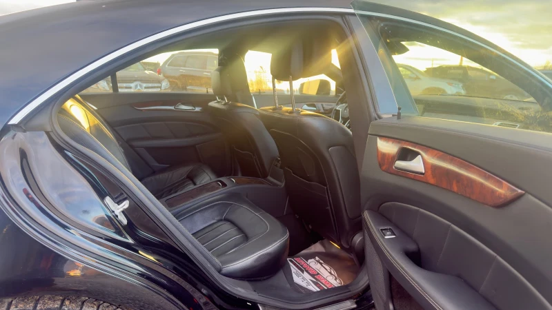 Mercedes-Benz CLS 550 * harman kardon* , снимка 11 - Автомобили и джипове - 53100670
