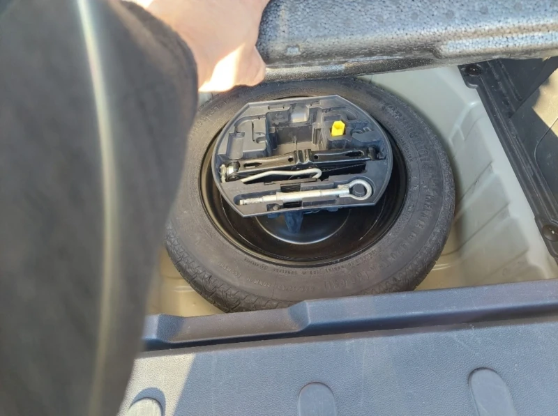 Peugeot 3008 1.6hdi, снимка 12 - Автомобили и джипове - 53177424